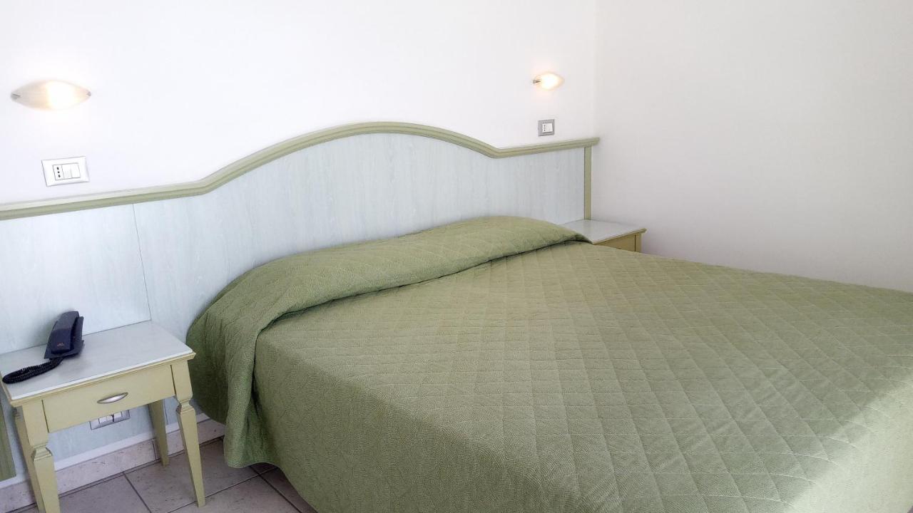Hotel Philadelphia Cattolica Exterior foto