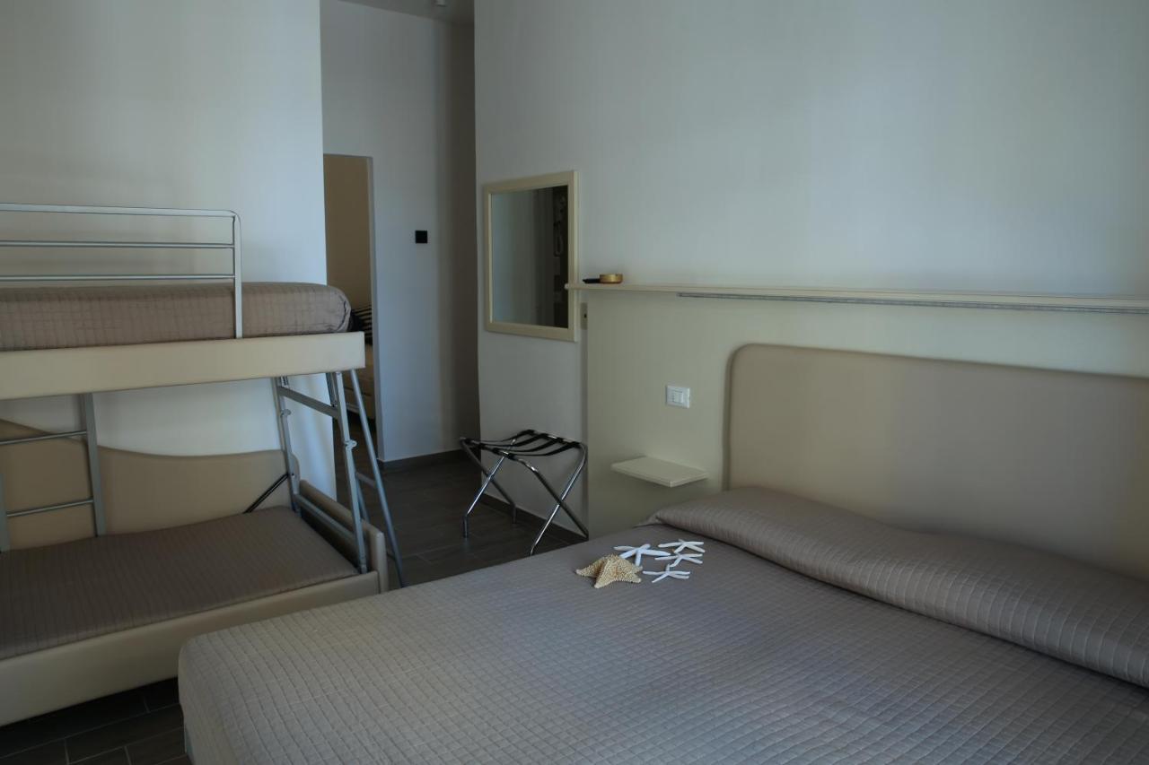 Hotel Philadelphia Cattolica Exterior foto