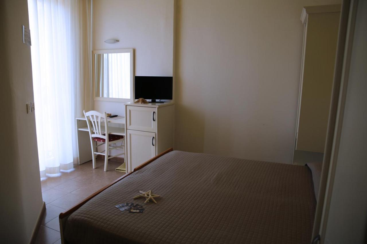 Hotel Philadelphia Cattolica Exterior foto