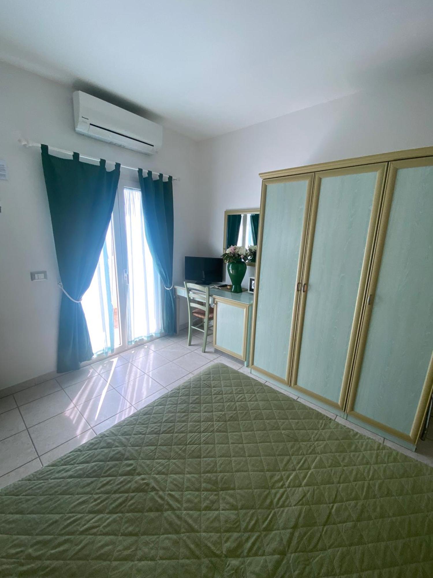 Hotel Philadelphia Cattolica Cameră foto