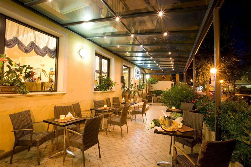 Hotel Philadelphia Cattolica Exterior foto